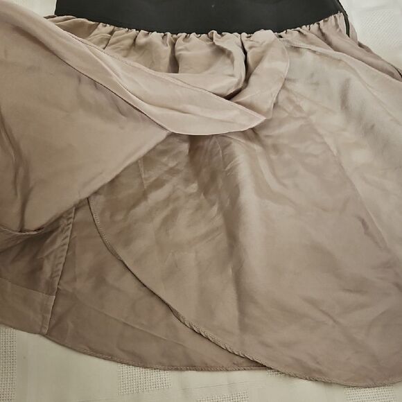 Wilfred Gray and Cream Silk Garment - Picture 9 of 16